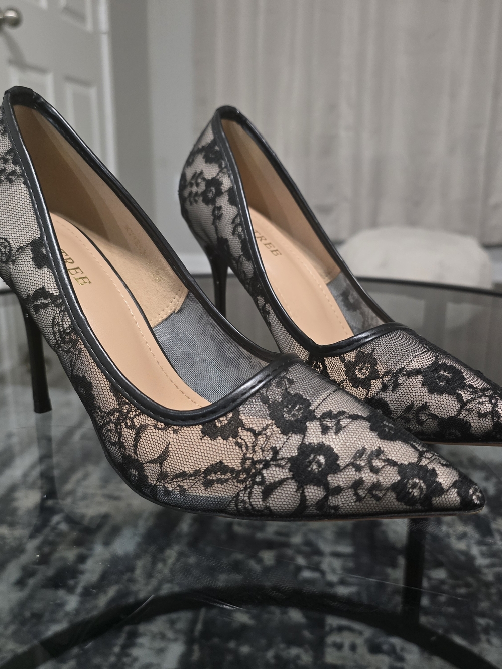 Elegant Black Lace Pointed Pump with Stiletto Heel